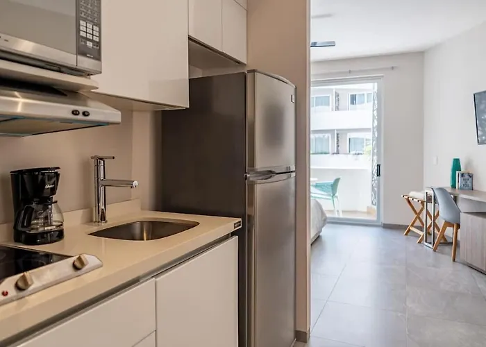 Large With Working Space 100m From 5th Ave