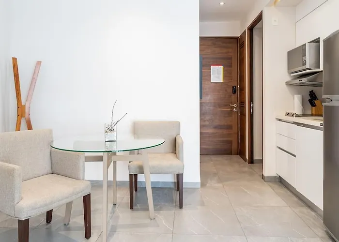 Large With Working Space 100m From 5th Ave Holiday home