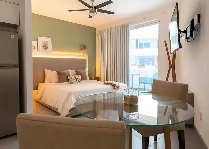 Large With Working Space 100m From 5th Ave *